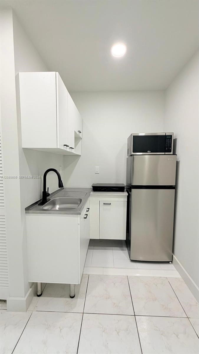 A12080605 Property Photo 4