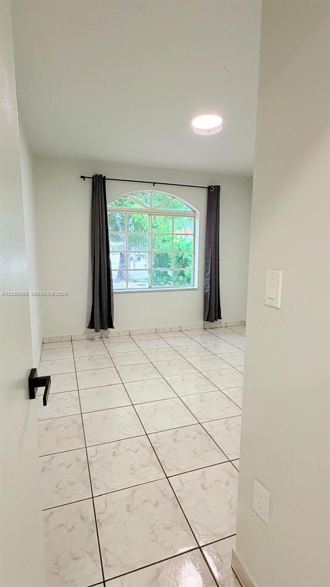 A12080605 Property Photo 8