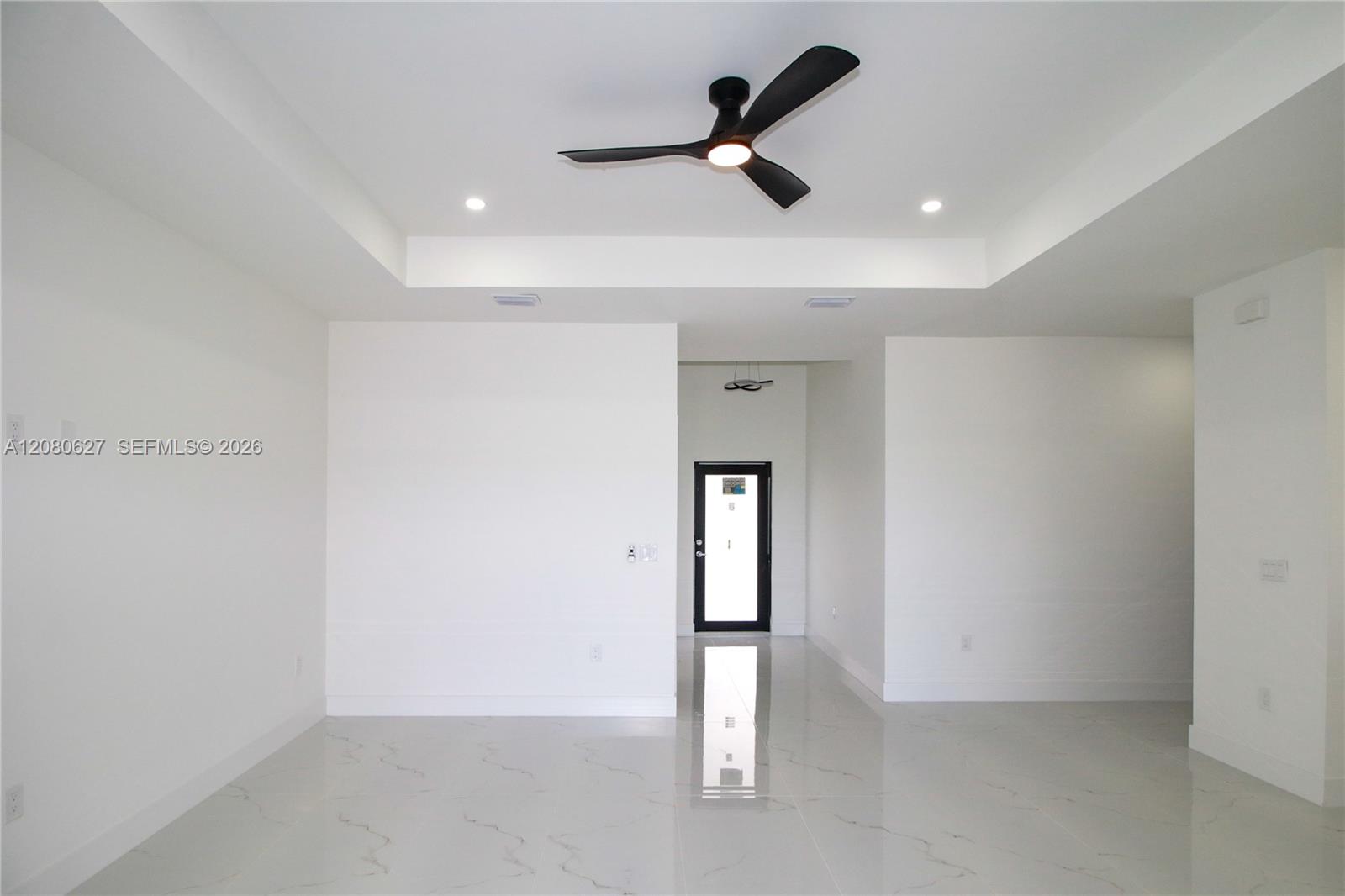 945 Commodore Street Property Photo 8