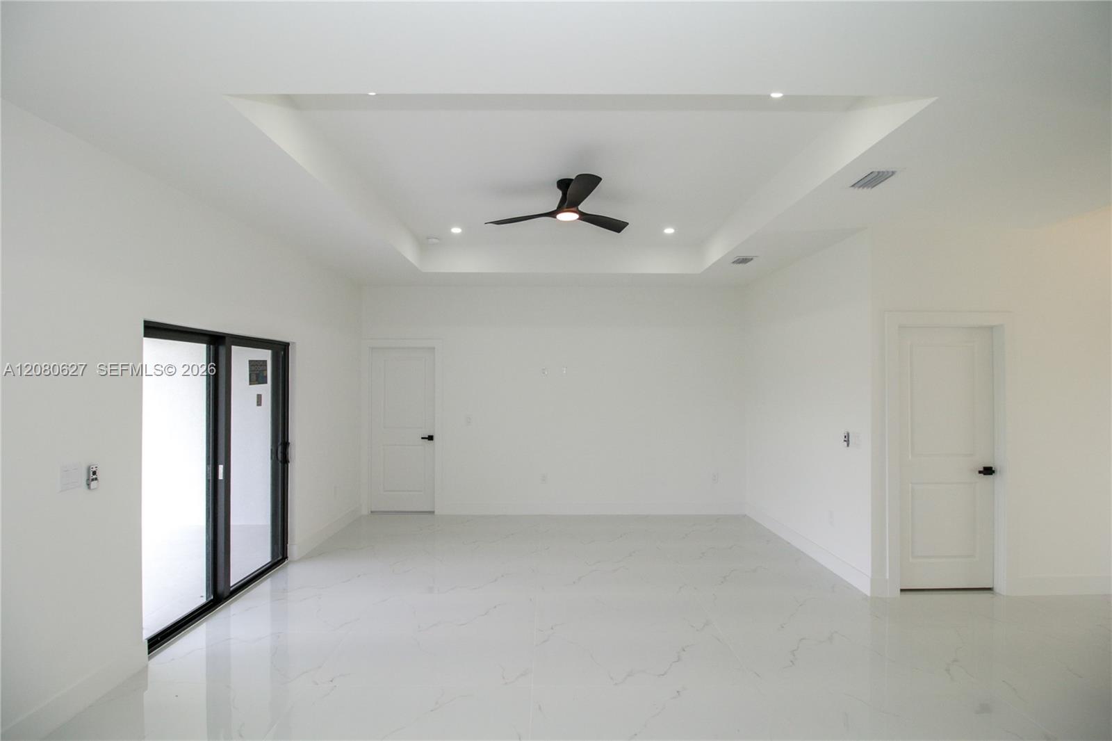 945 Commodore Street Property Photo 10