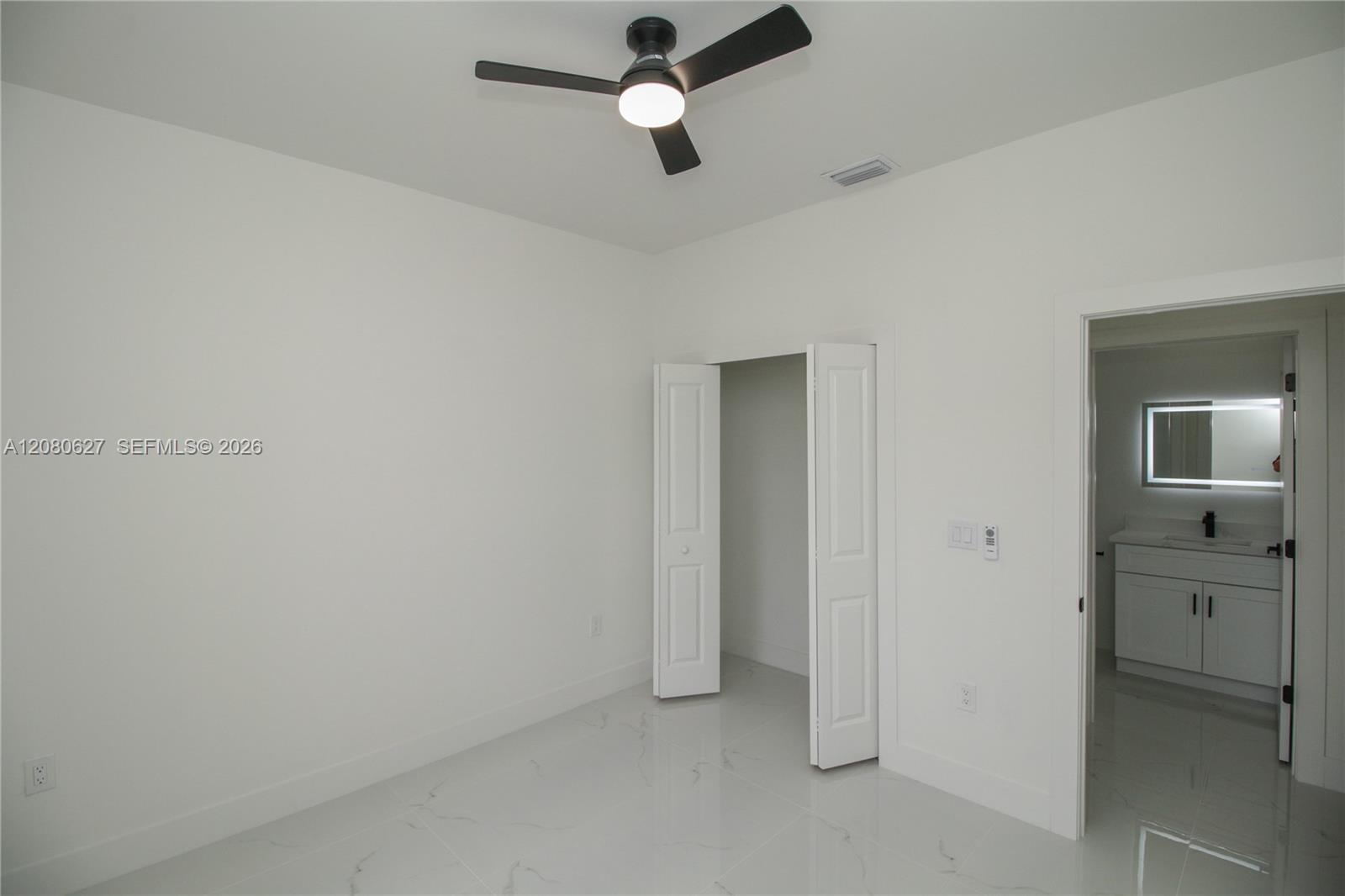 945 Commodore Street Property Photo 21