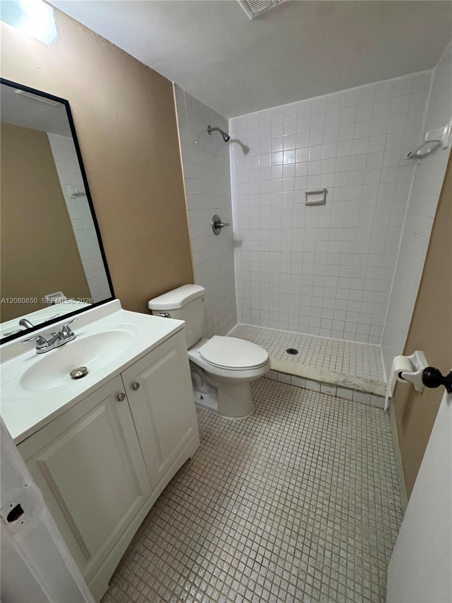 3129 Oakland Shores Drive A109 Property Photo 1
