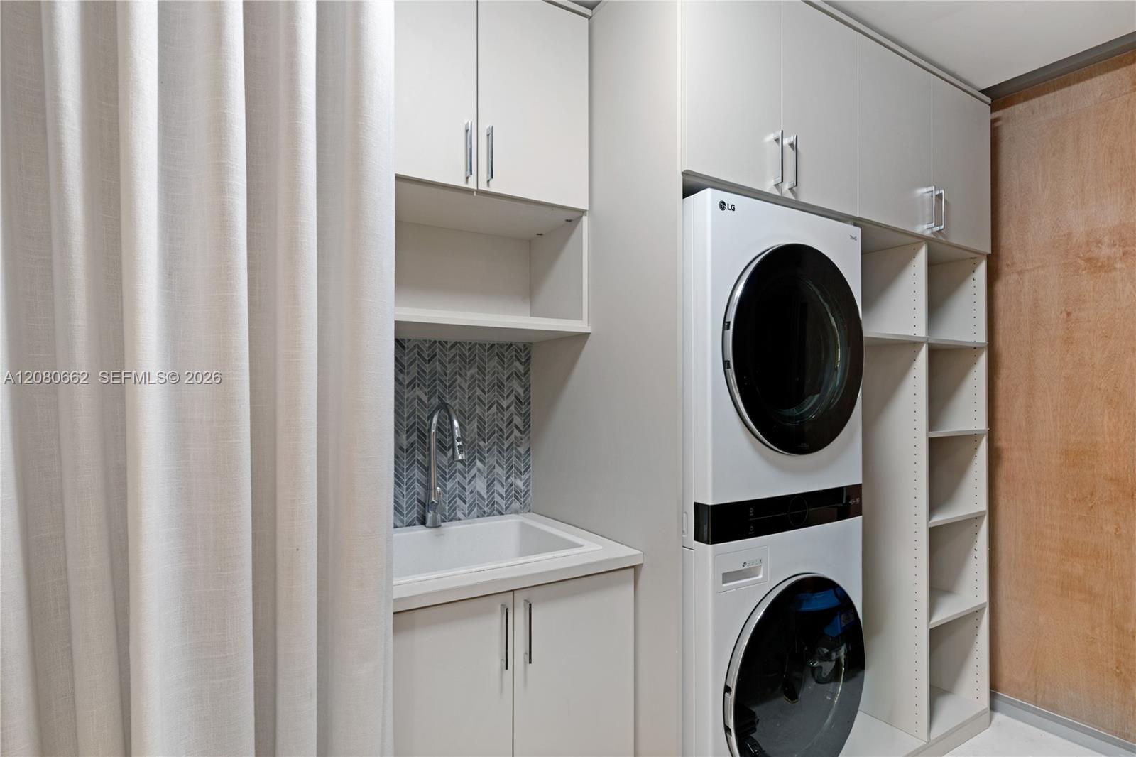 120 Ocean Drive 1400 Property Photo 38