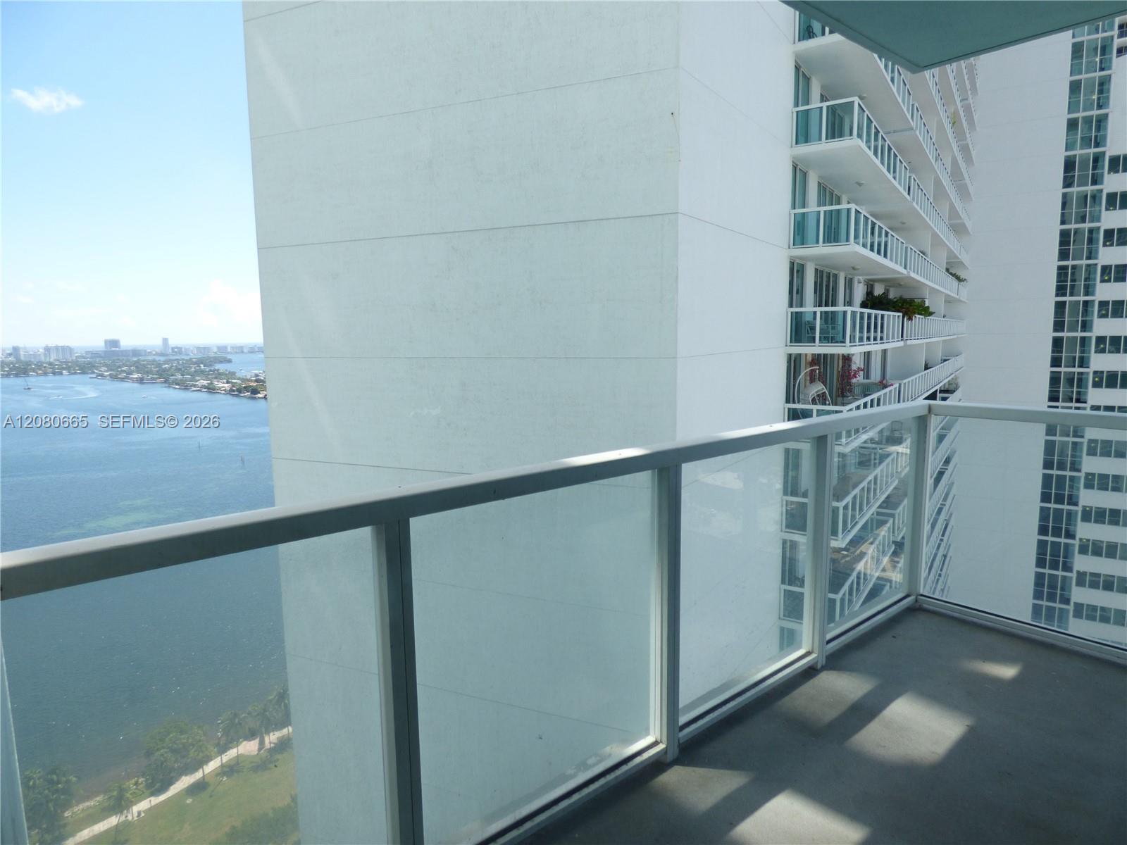 1900 N Bayshore Drive 2905 Property Photo 3