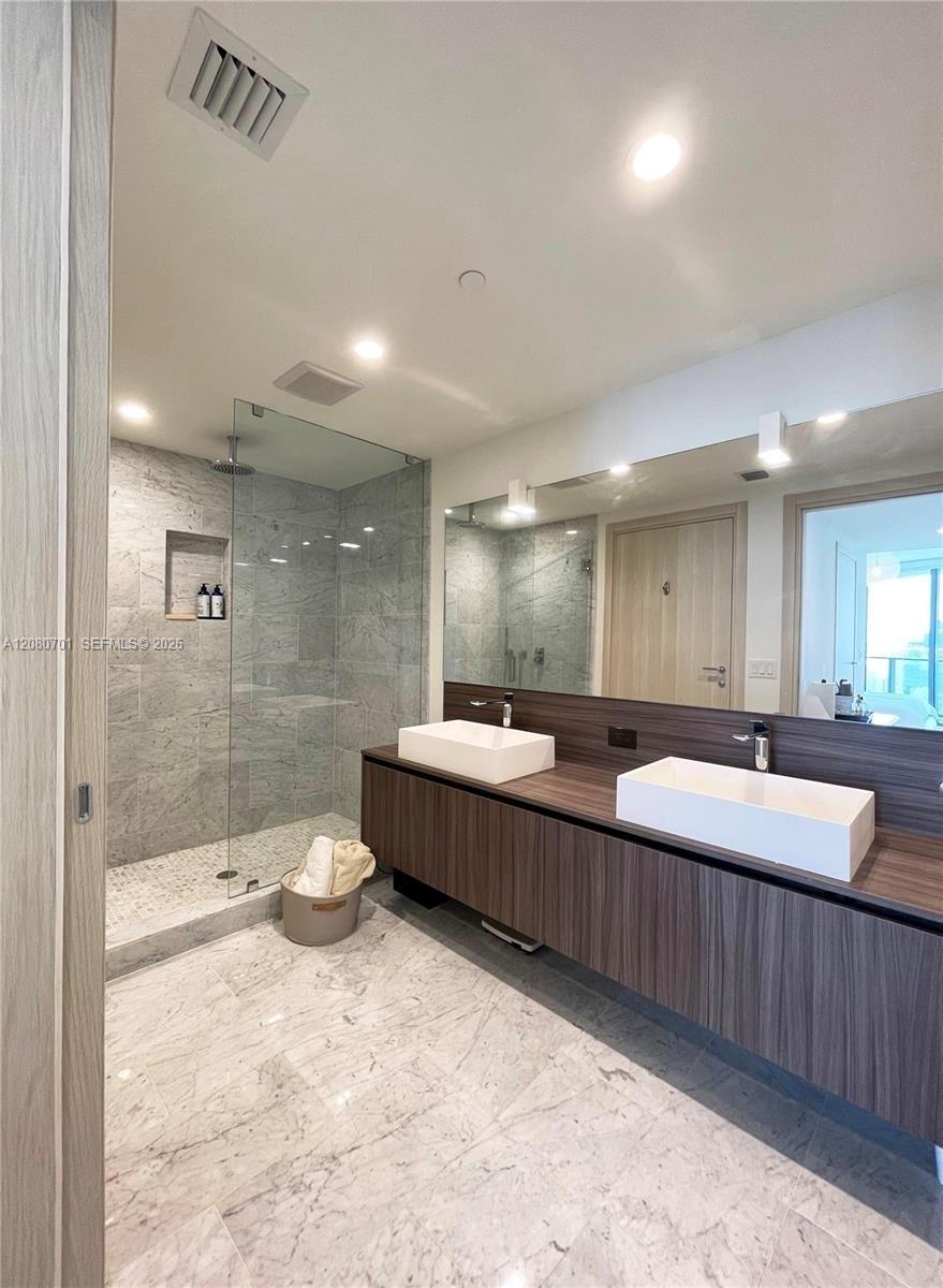 A12080701 Property Photo 42