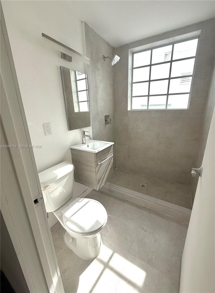 1525 Euclid Avenue 2 Property Photo 5