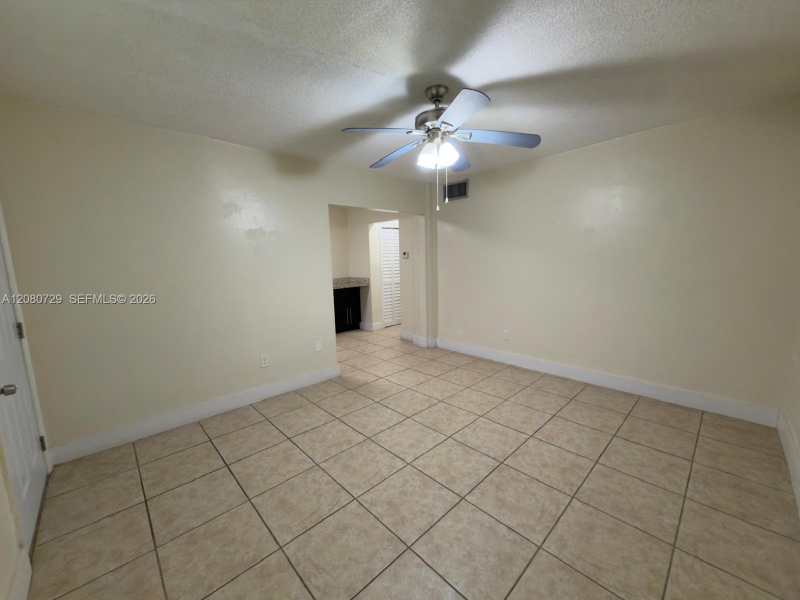 380 E 35th Street 9 Property Photo 2