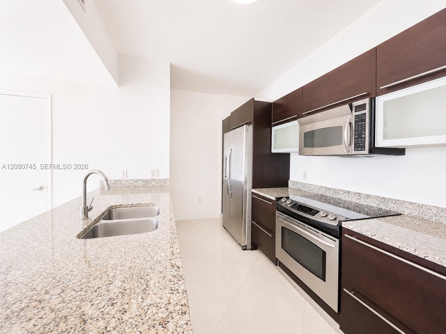 951 Brickell Avenue 2407 Property Photo 4