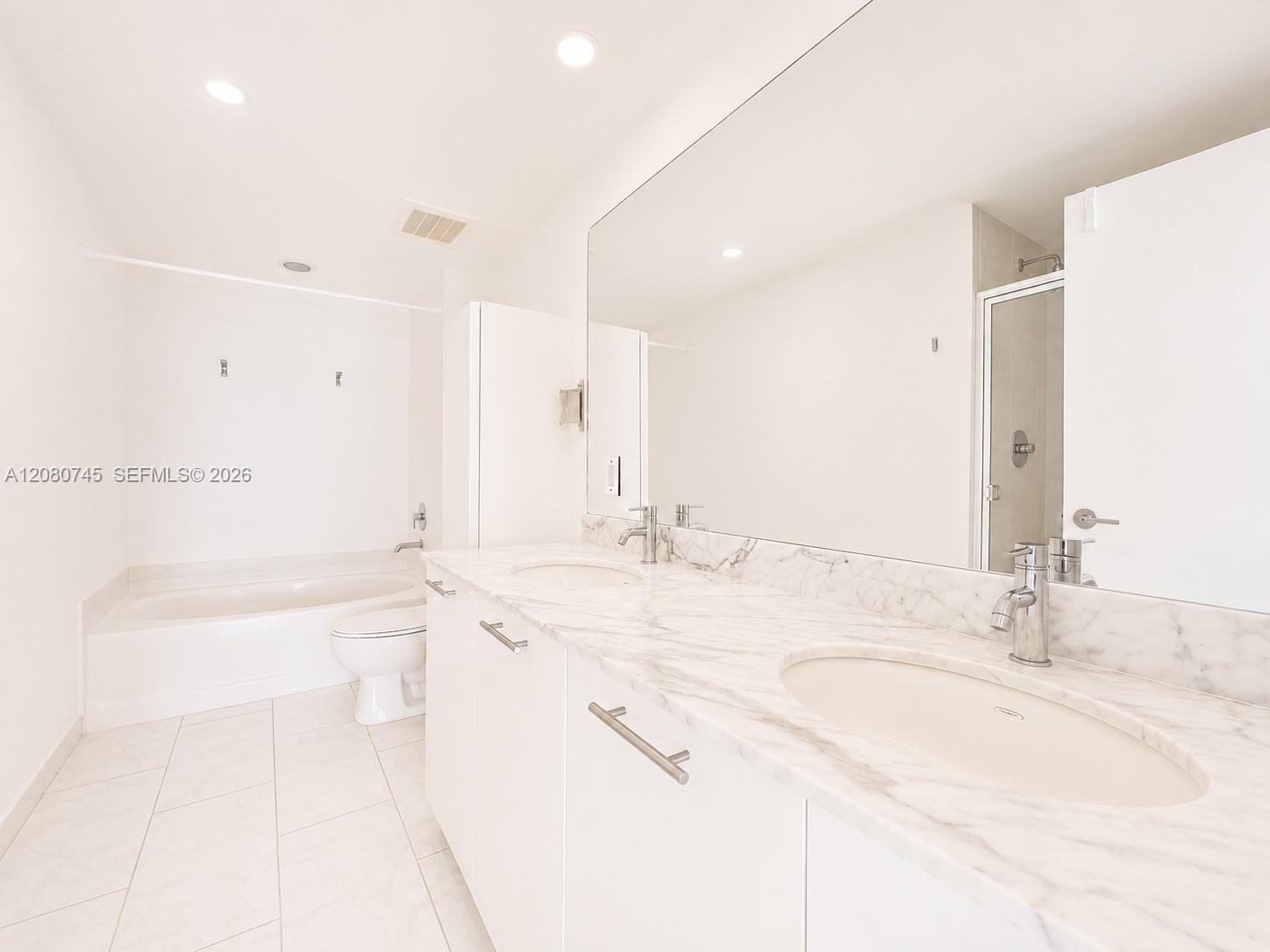 951 Brickell Avenue 2407 Property Photo 8