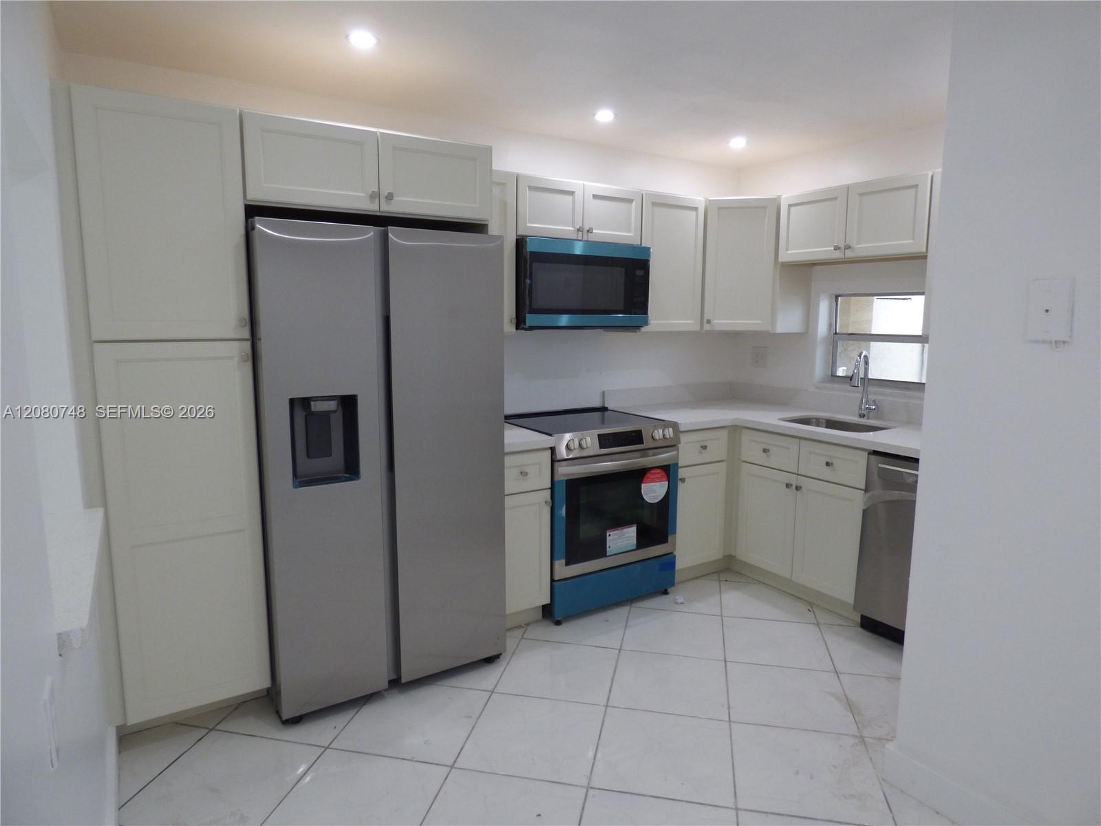 361 S Hollybrook Drive 302 Property Photo 1