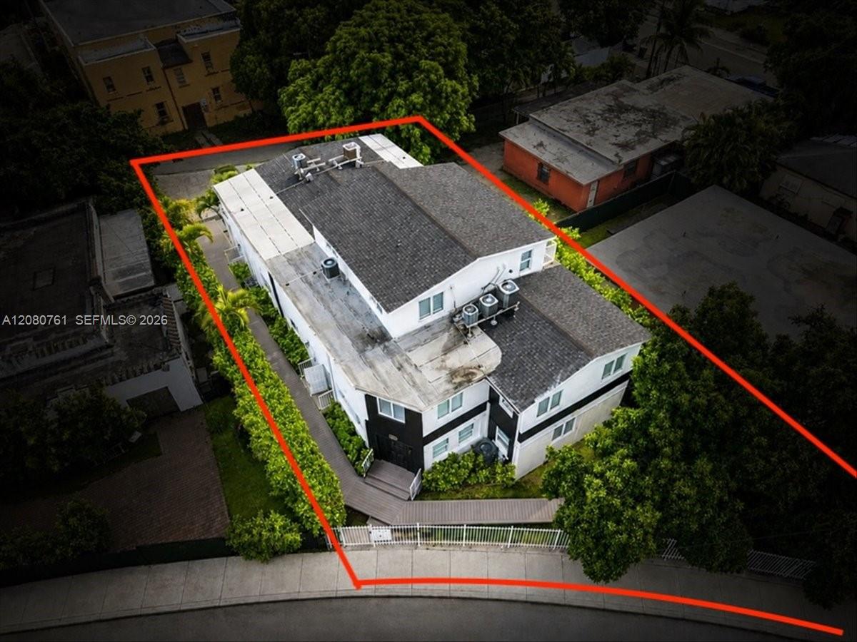 268 Nw 34th Street Property Photo 2