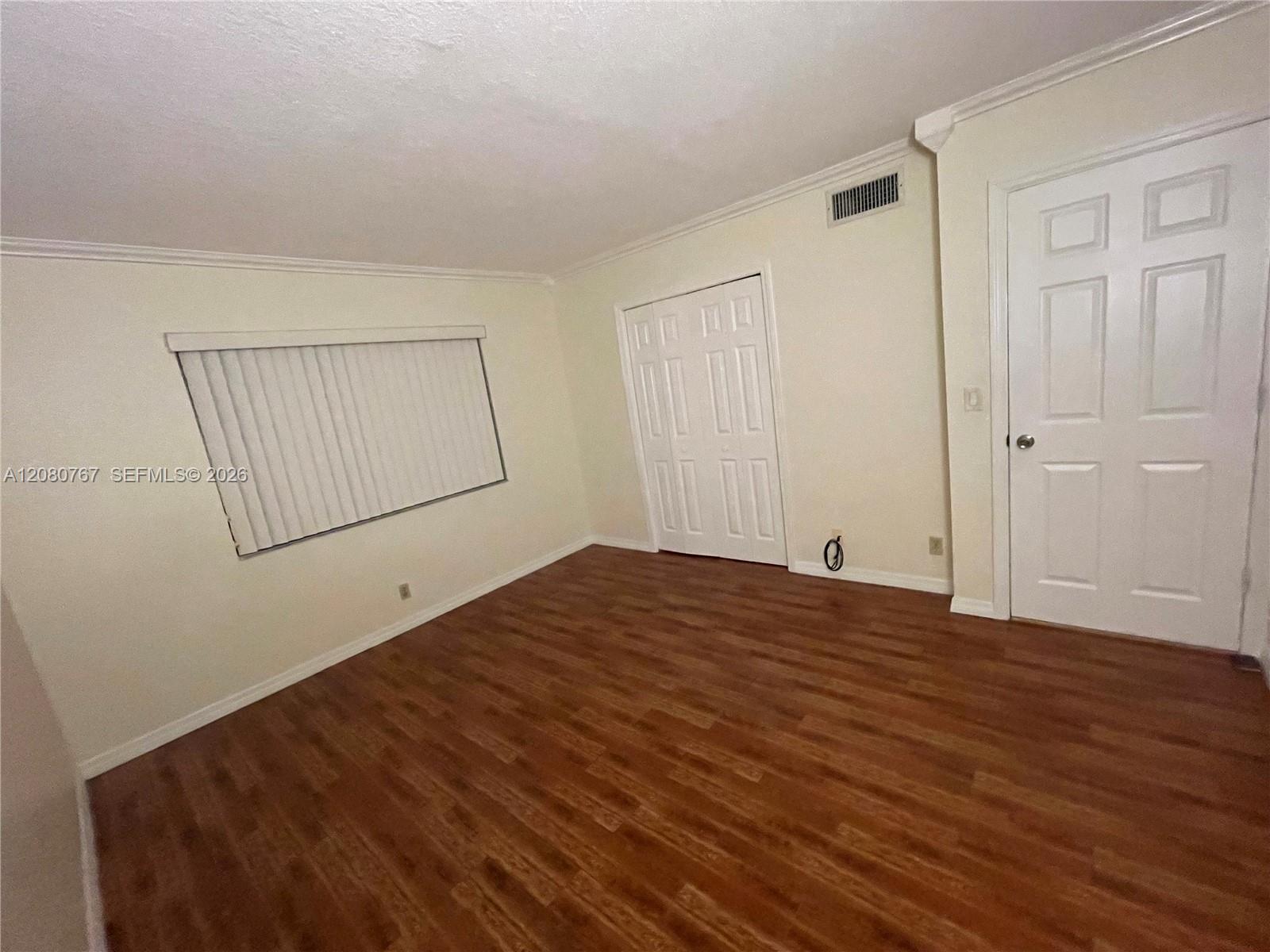 16240 Laurel Drive 101 Property Photo 9