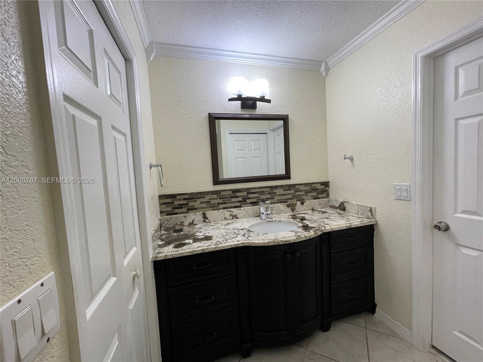 16240 Laurel Drive 101 Property Photo 34