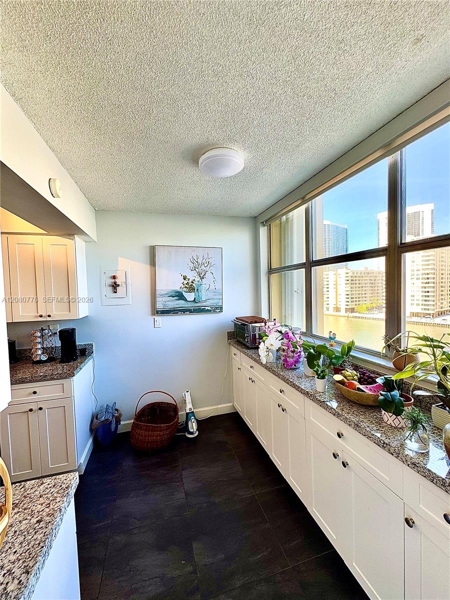 100 Golden Isles Drive 806 Property Photo 16