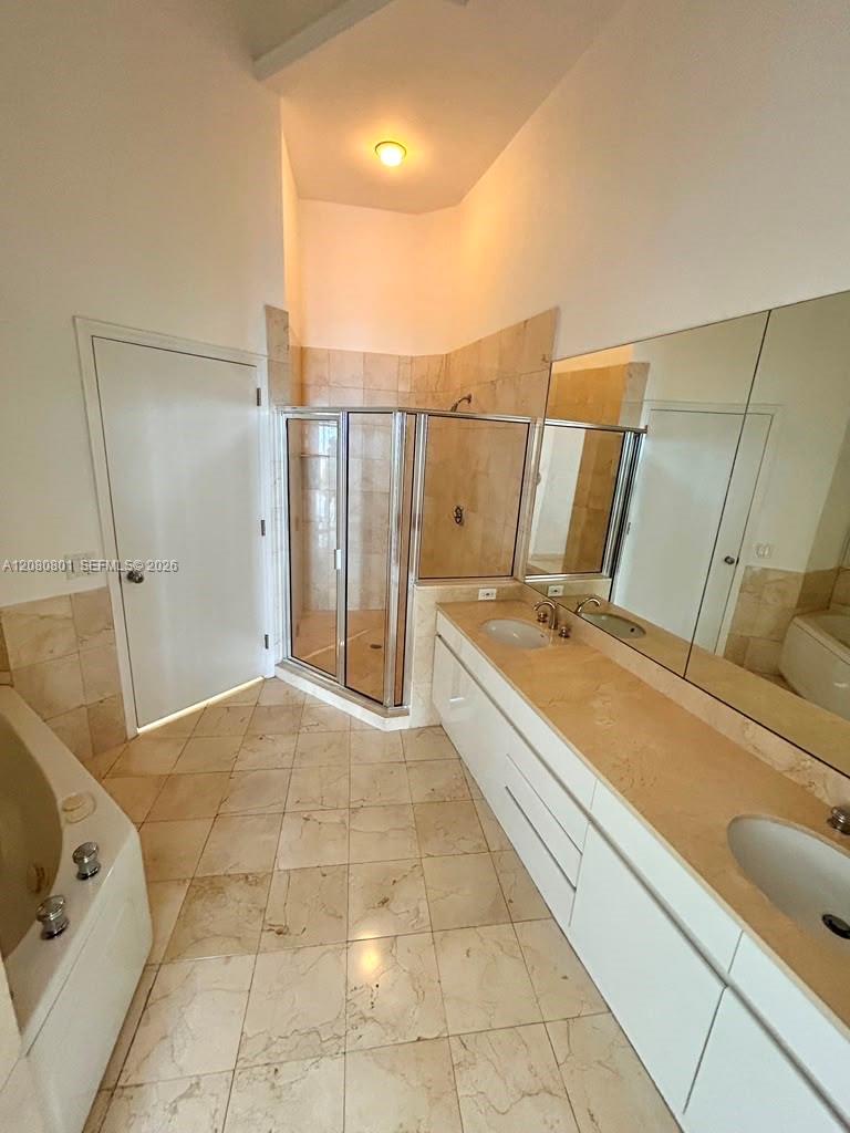 808 Brickell Key Drive 404 Property Photo 11