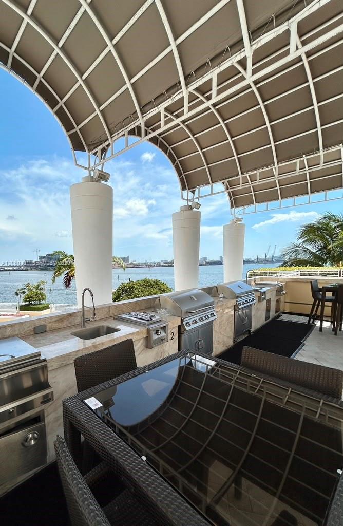 808 Brickell Key Drive 404 Property Photo 19