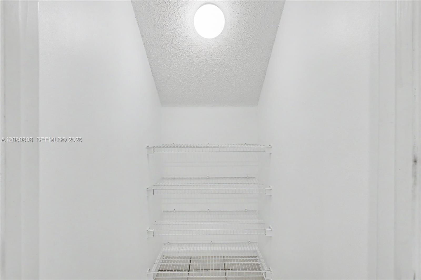A12080808 Property Photo 27