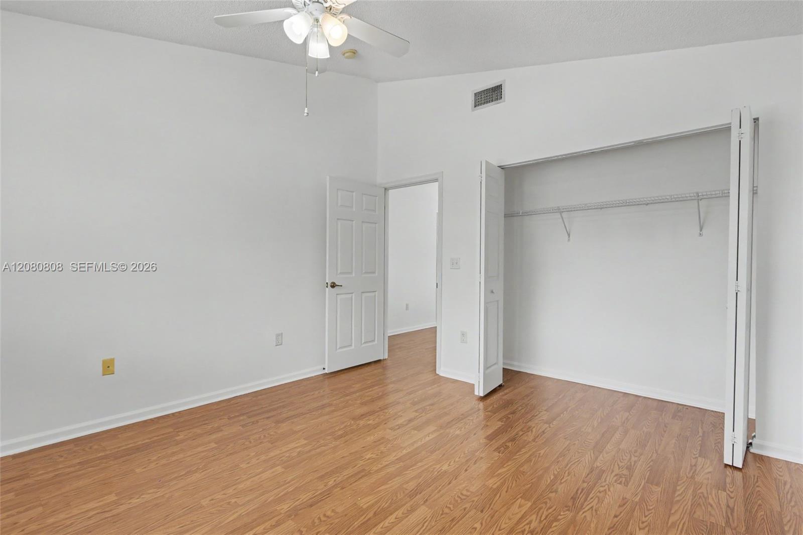 A12080808 Property Photo 45