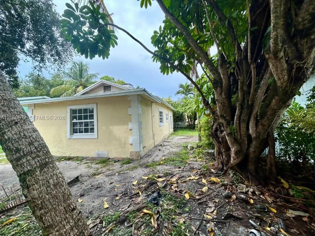 A12080872 Property Photo 3