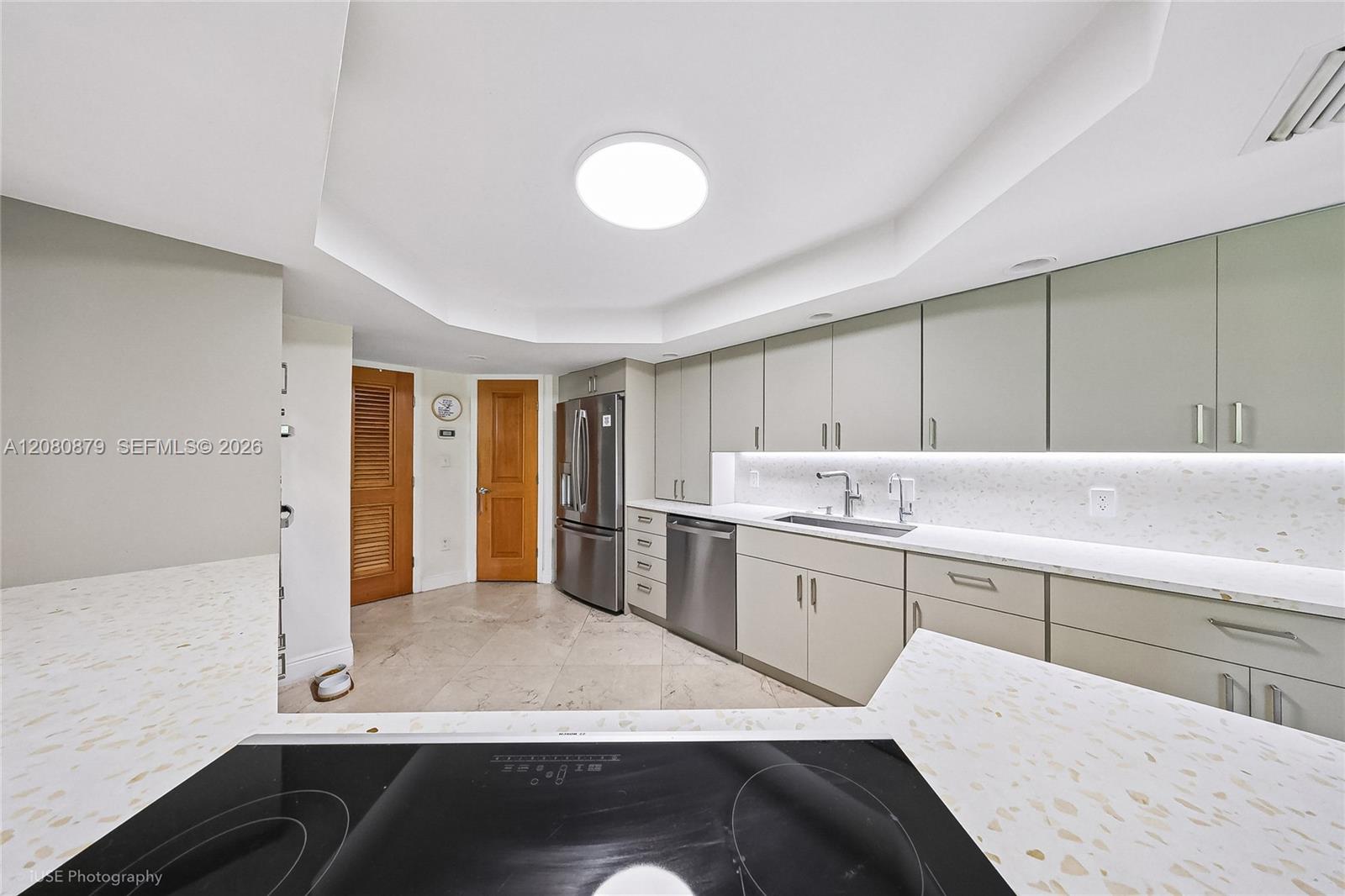 596 Fernwood Road B Property Photo 9