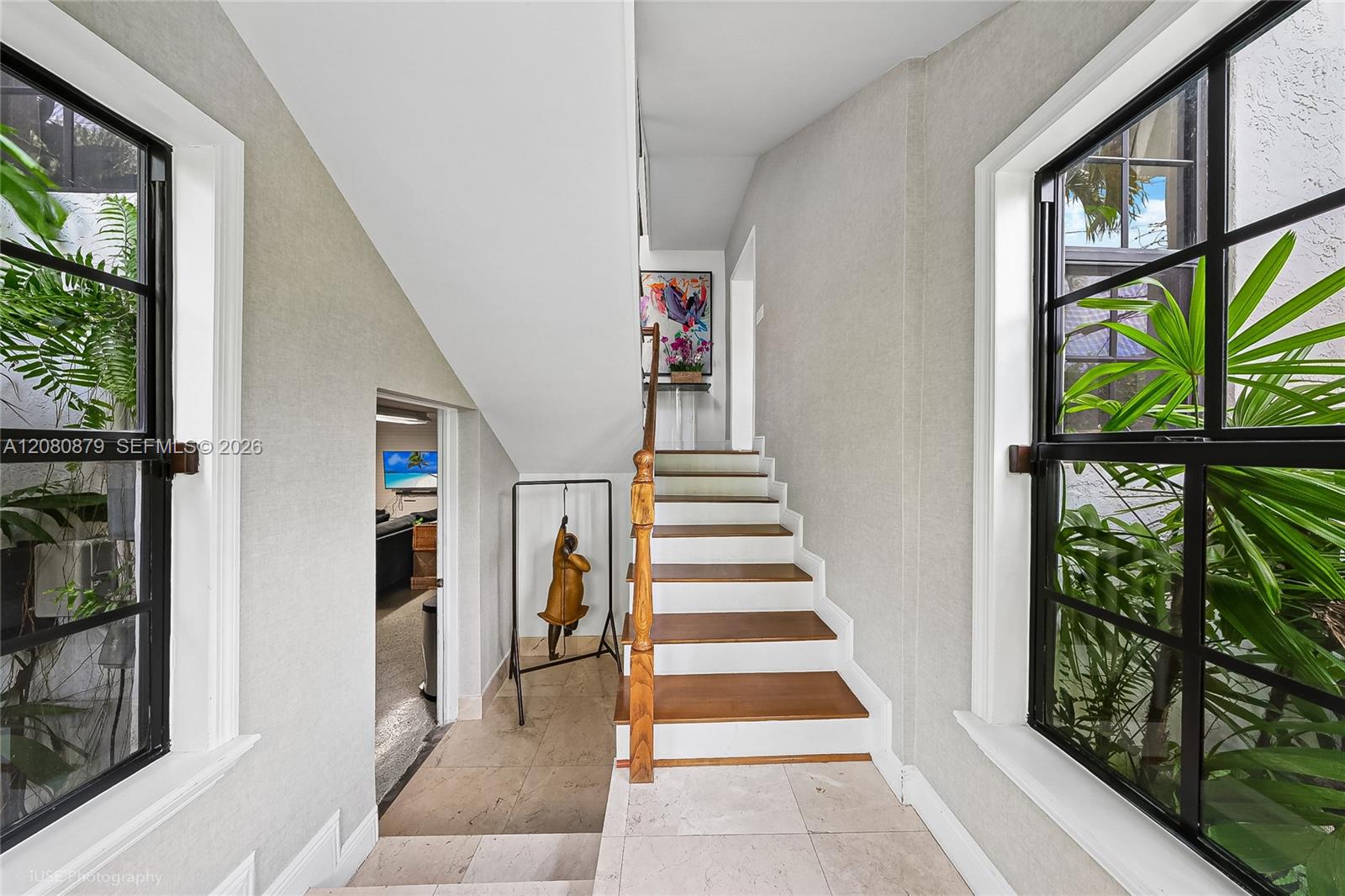 596 Fernwood Road B Property Photo 11