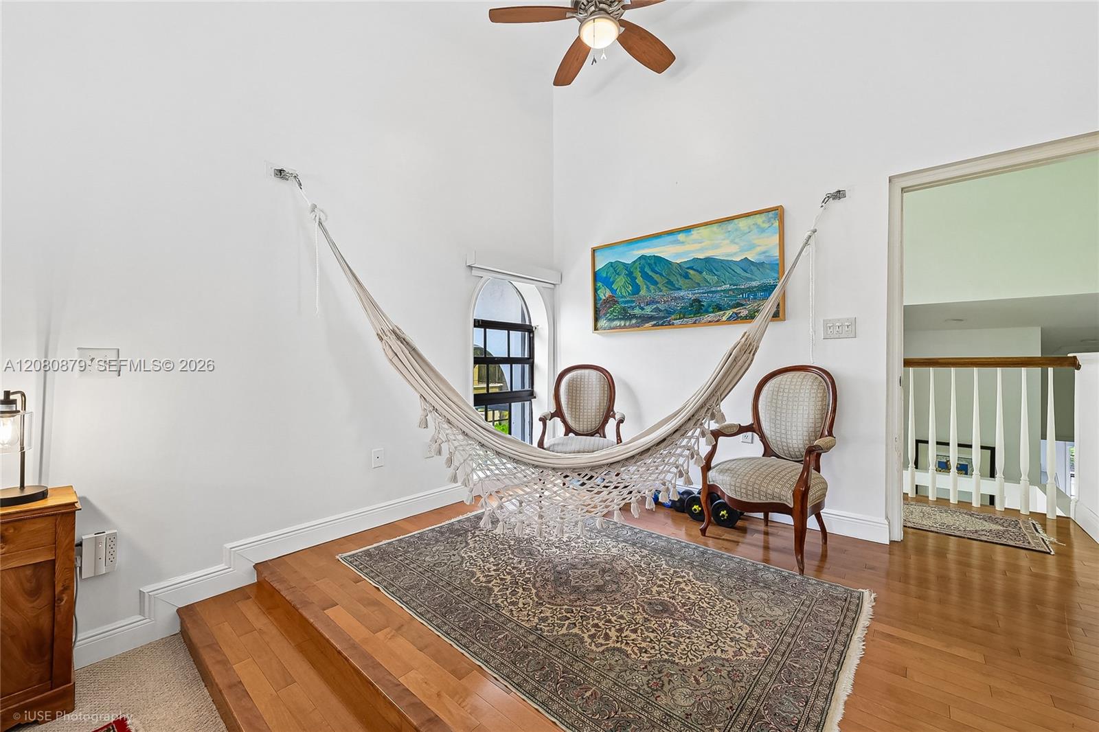 596 Fernwood Road B Property Photo 13