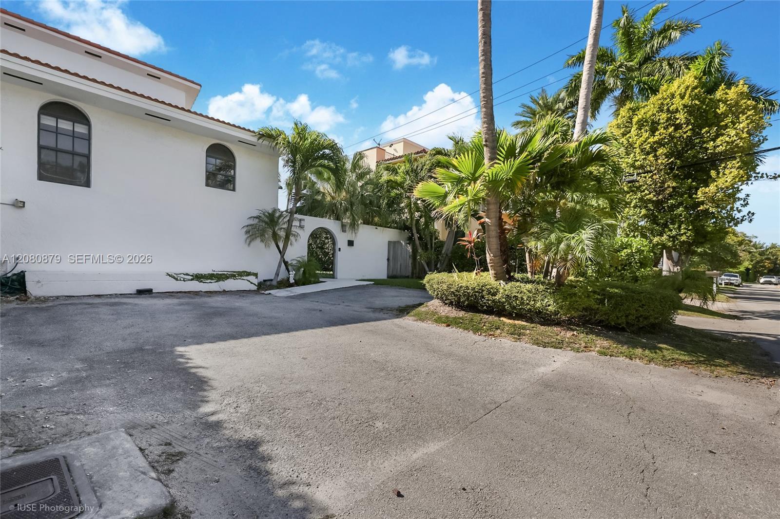 596 Fernwood Road B Property Photo 34