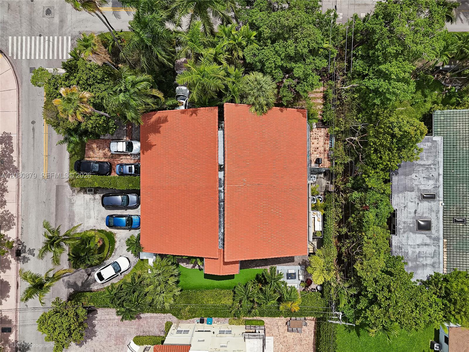 596 Fernwood Road B Property Photo 35