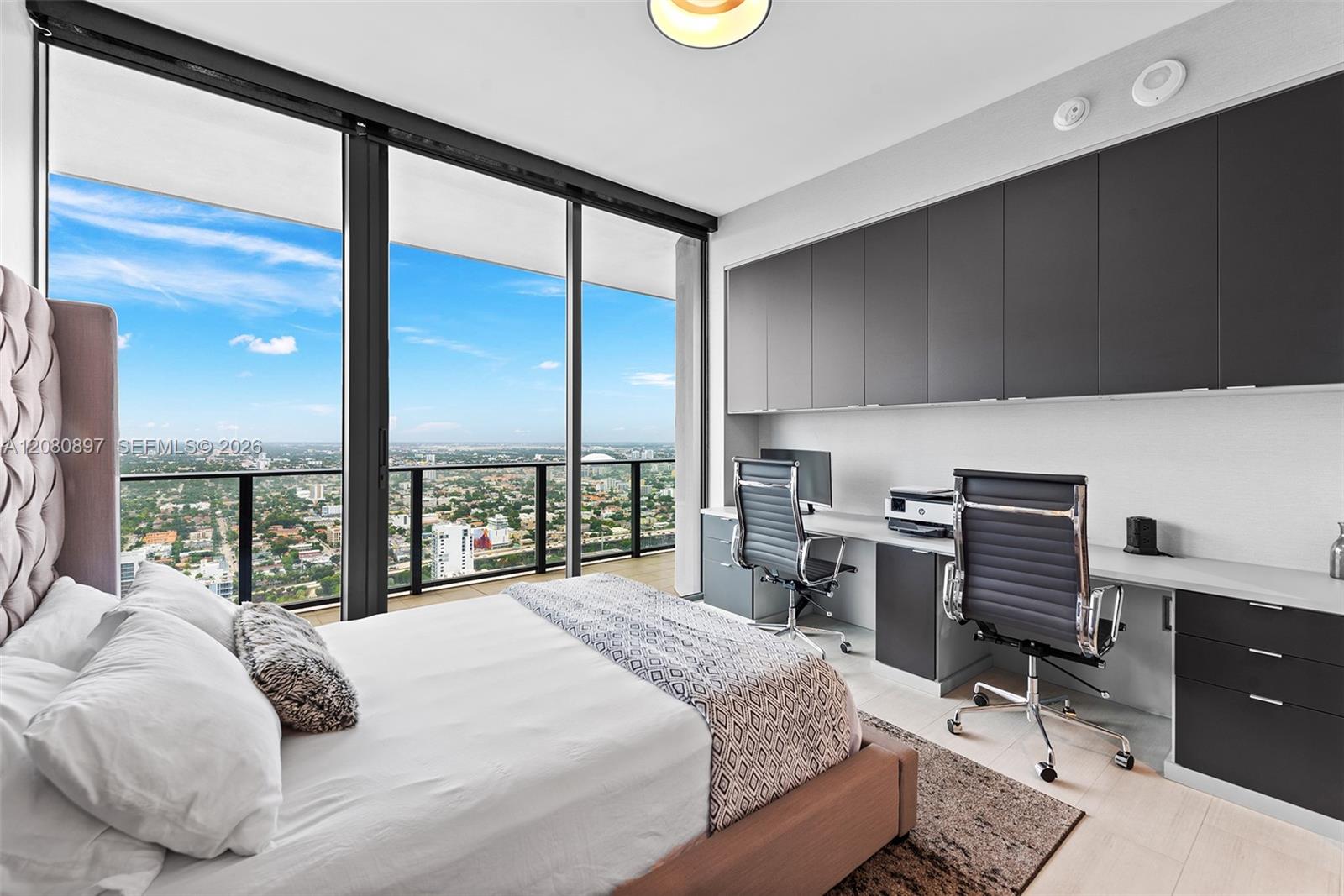 1000 Brickell Plaza Ph5307 Property Photo 32