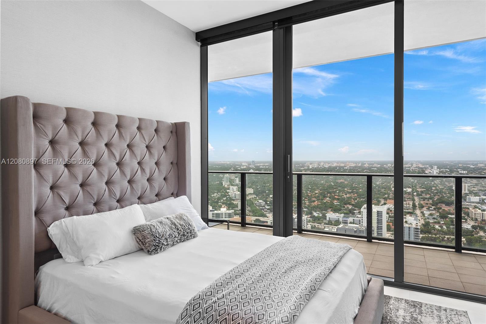 1000 Brickell Plaza Ph5307 Property Photo 33