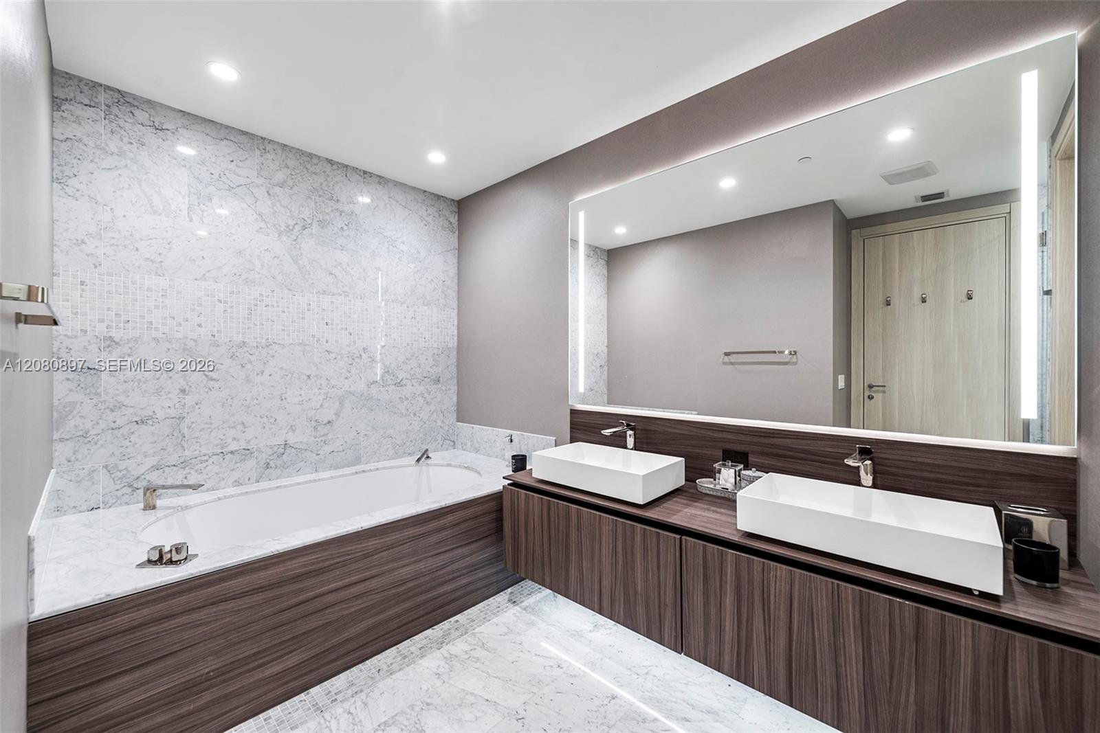 1000 Brickell Plaza Ph5307 Property Photo 48