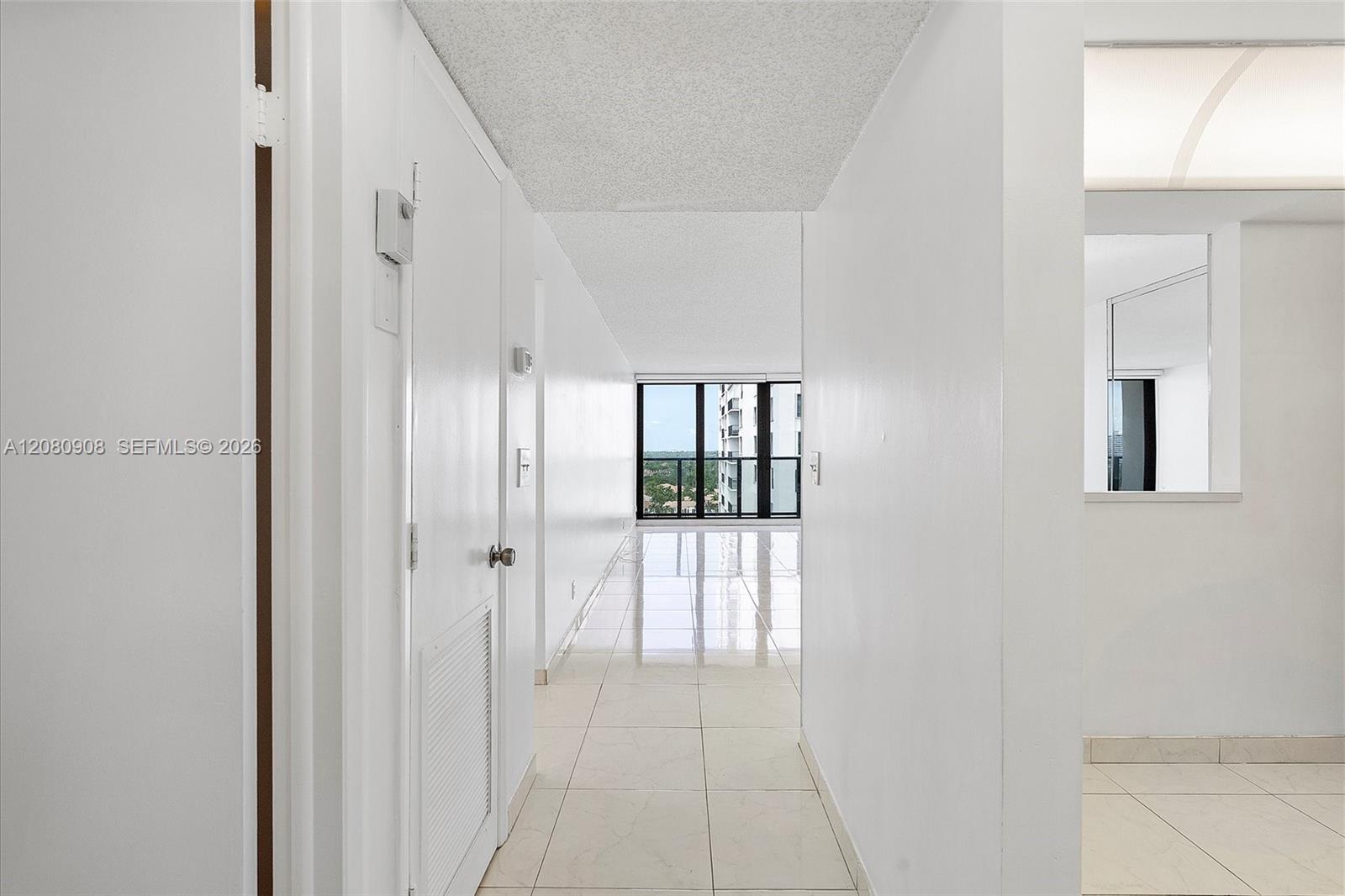 2301 S Ocean Drive 1406 Property Photo 8