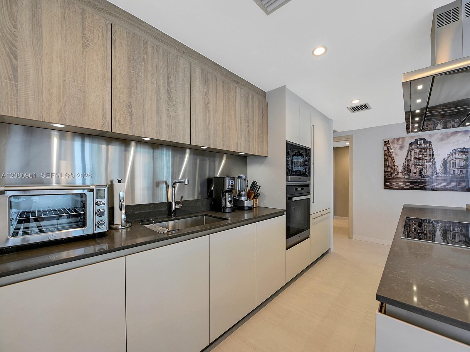 1000 Brickell Plaza 3402 Property Photo 13