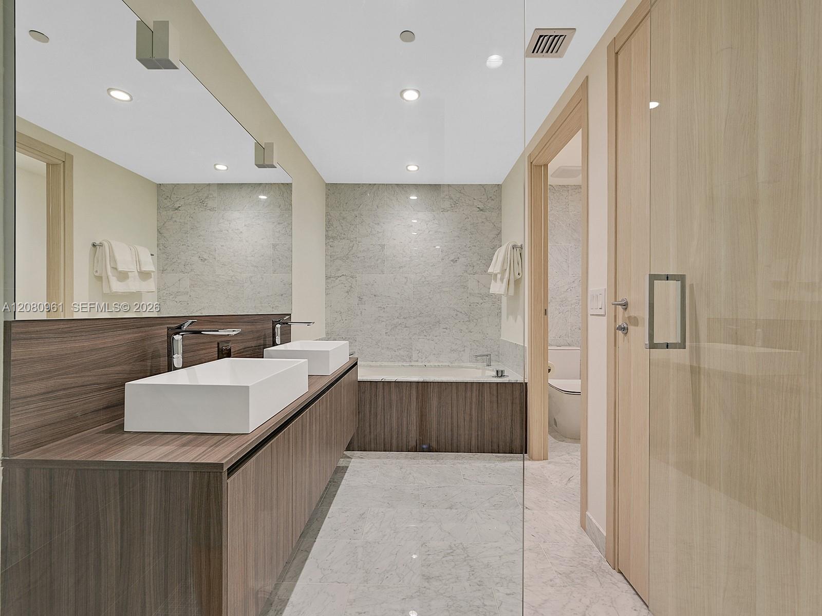 1000 Brickell Plaza 3402 Property Photo 31
