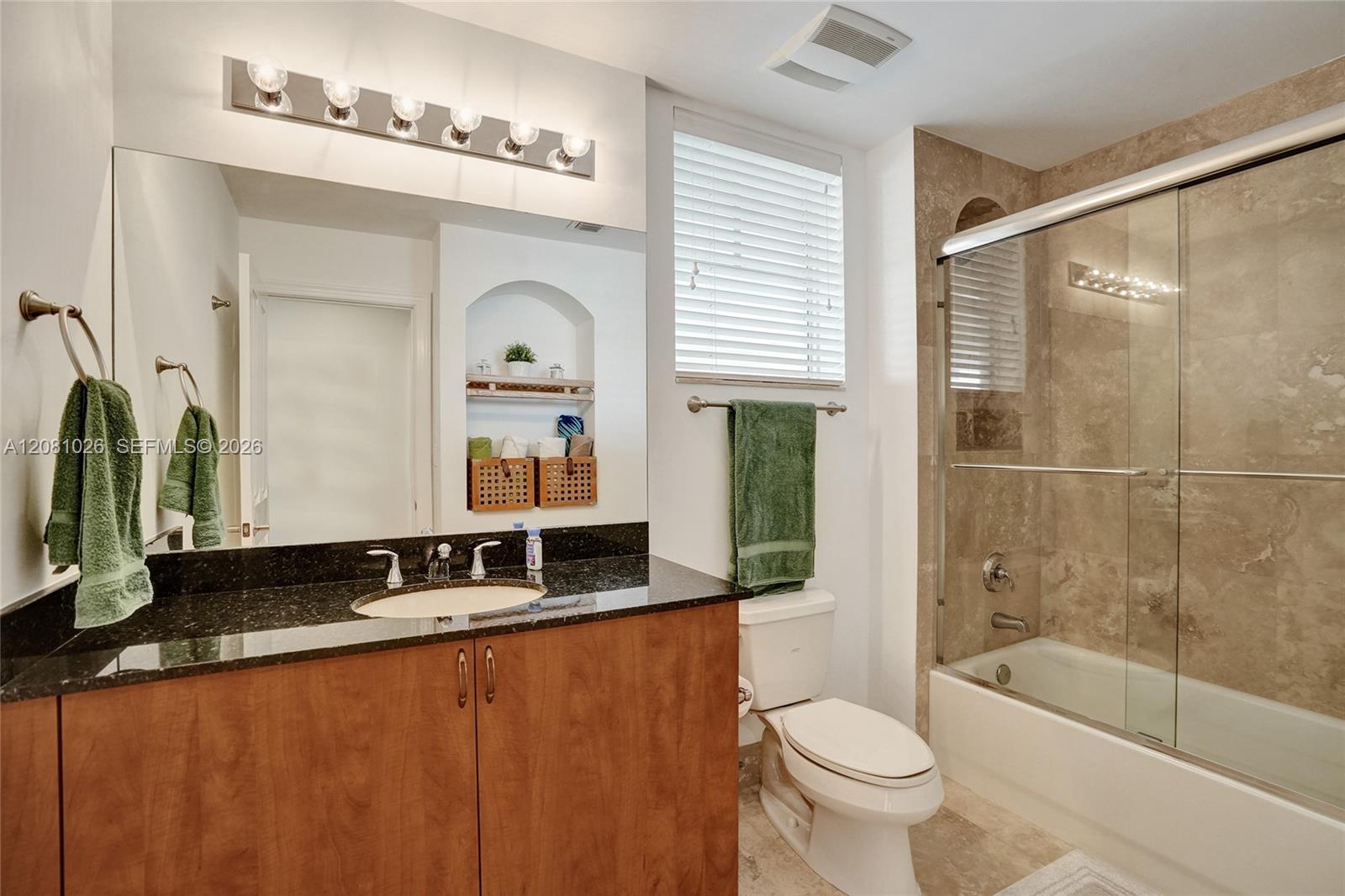 A12081026 Property Photo 20