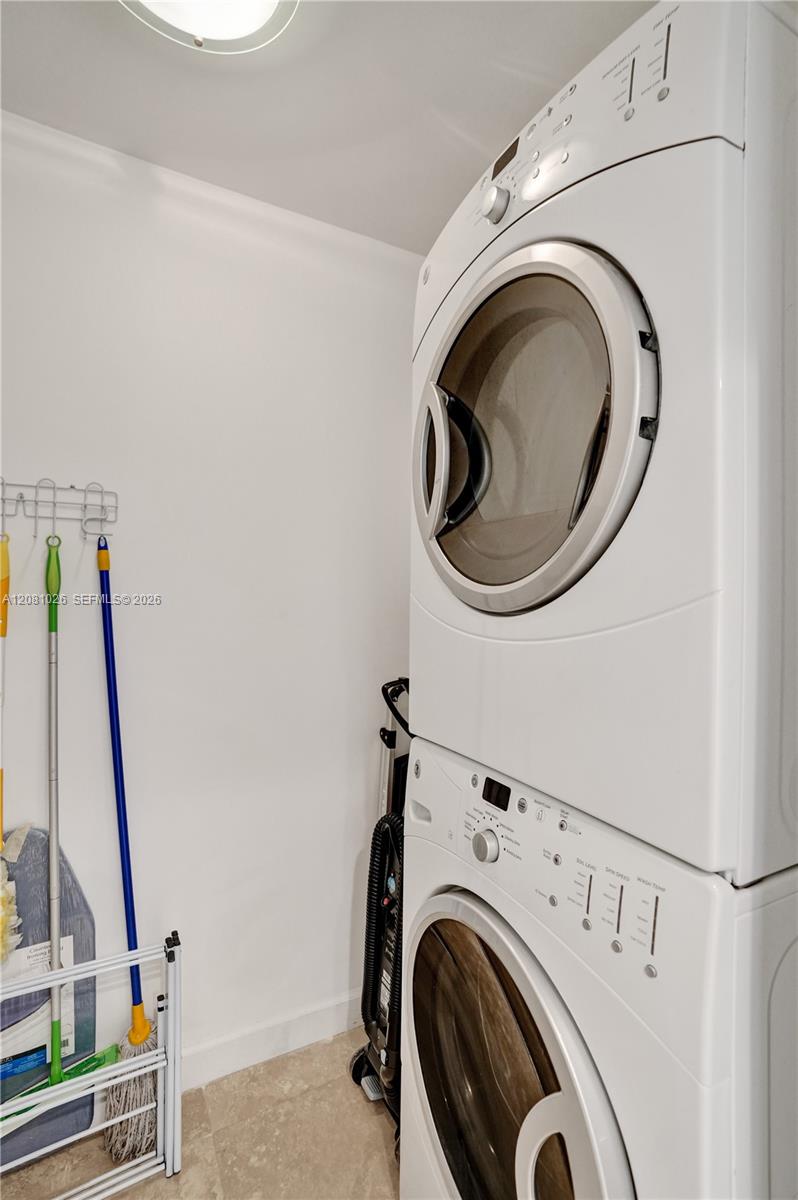 A12081026 Property Photo 24