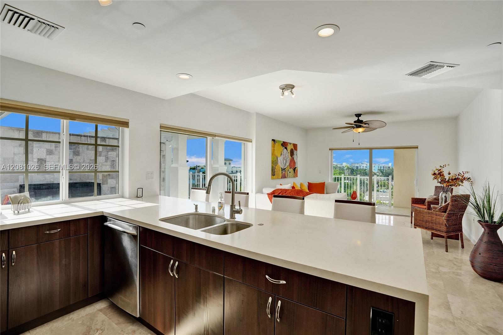 A12081026 Property Photo 34