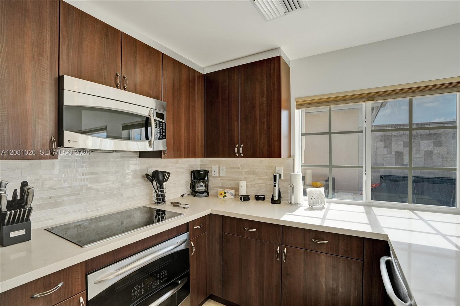 A12081026 Property Photo 36
