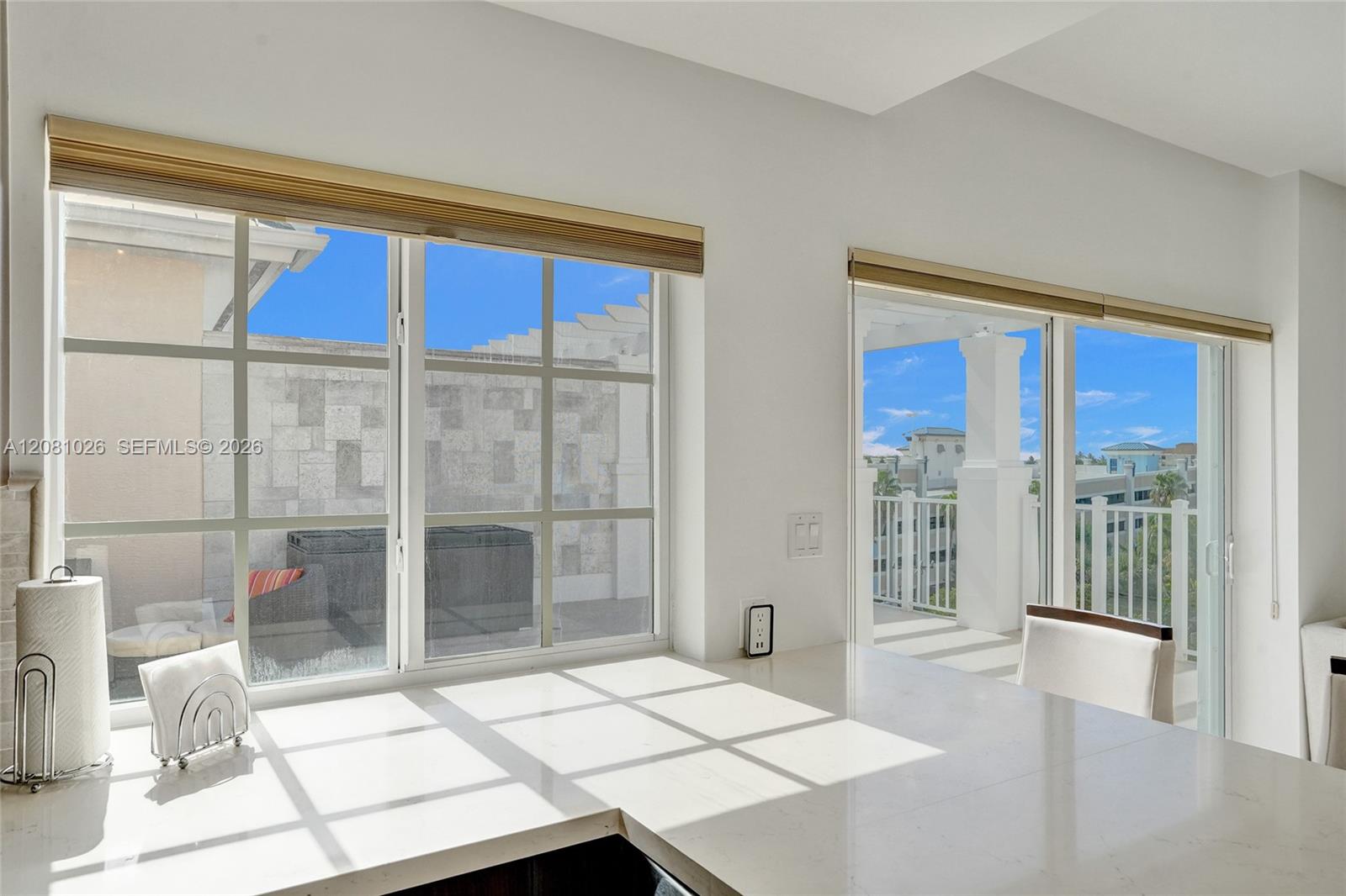 A12081026 Property Photo 38