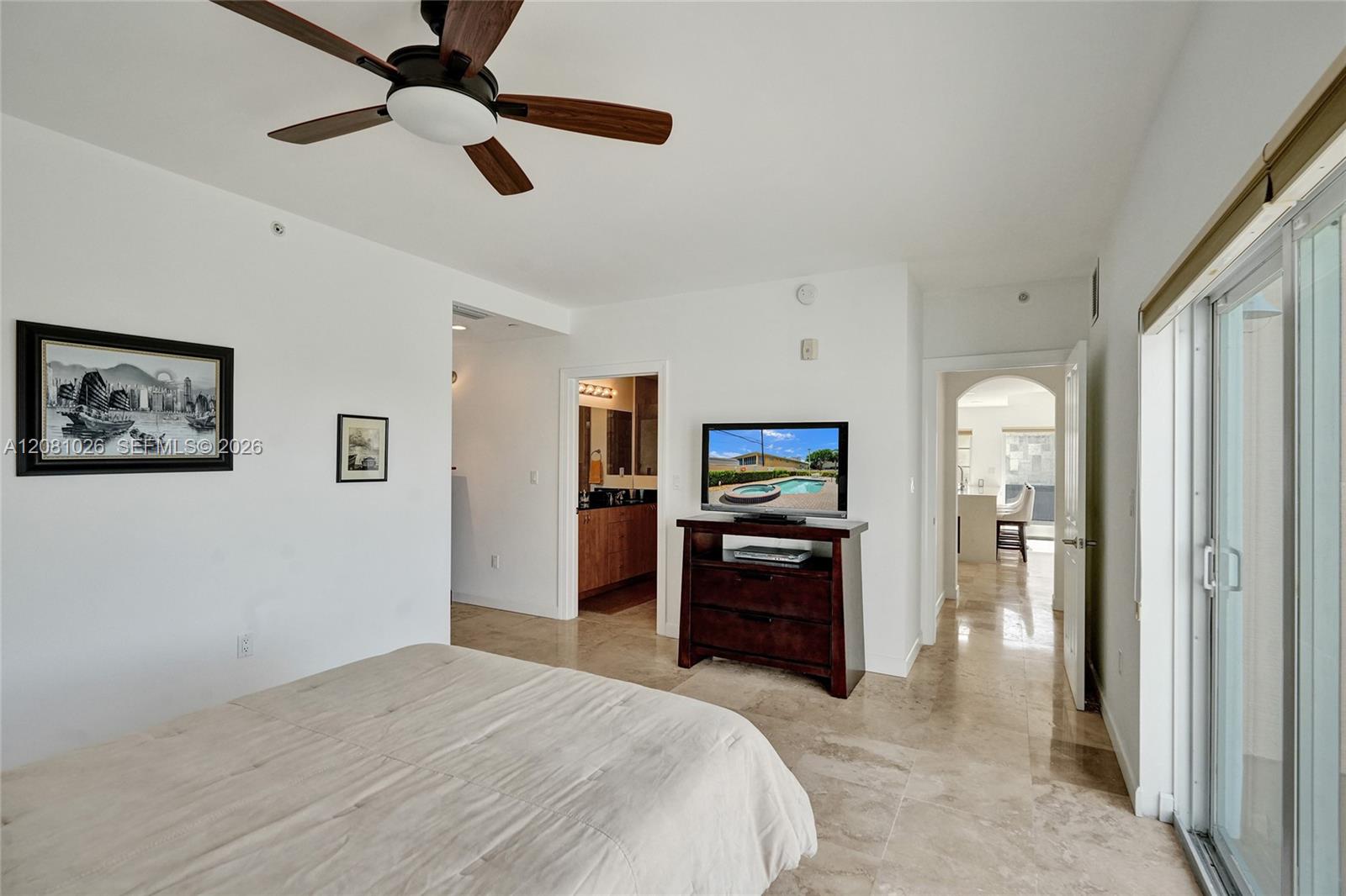 A12081026 Property Photo 56