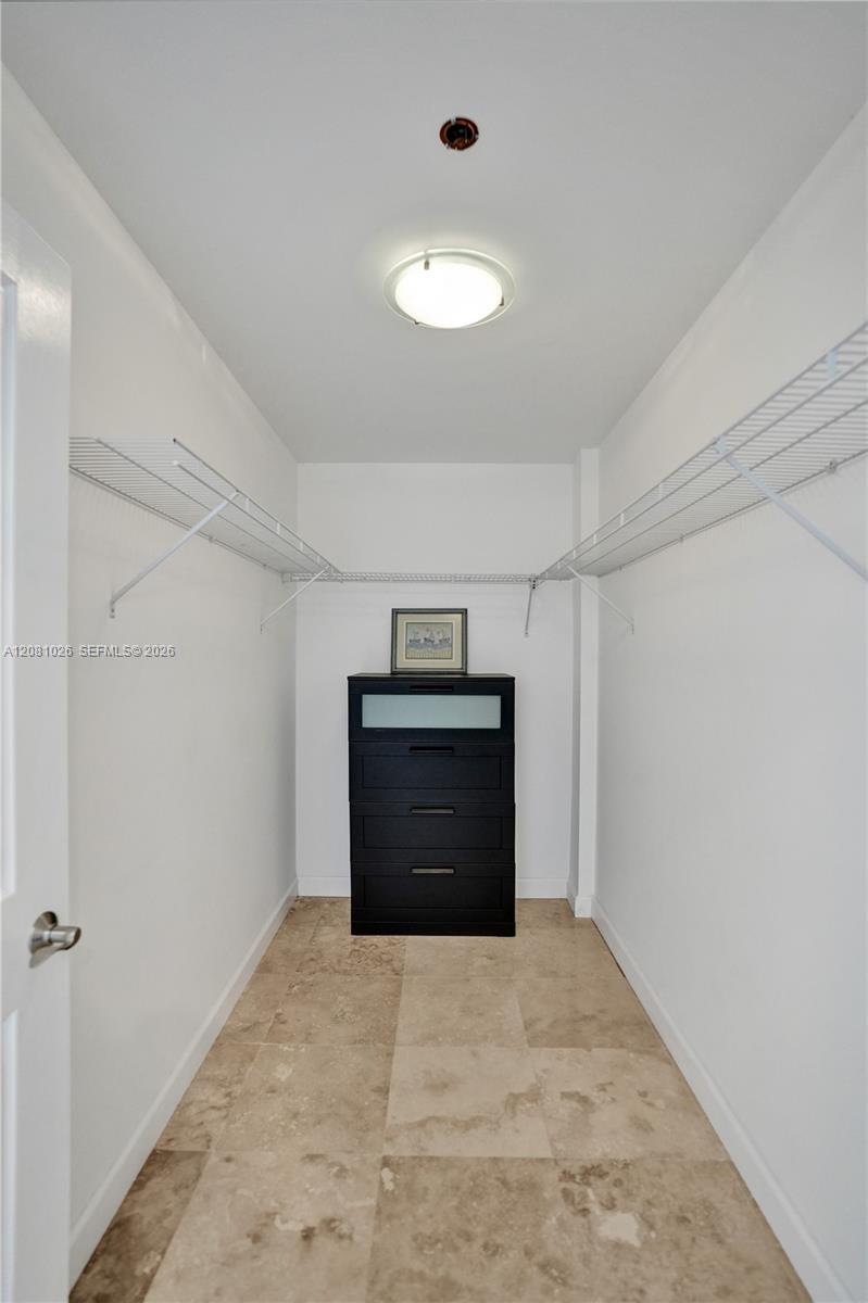 A12081026 Property Photo 58