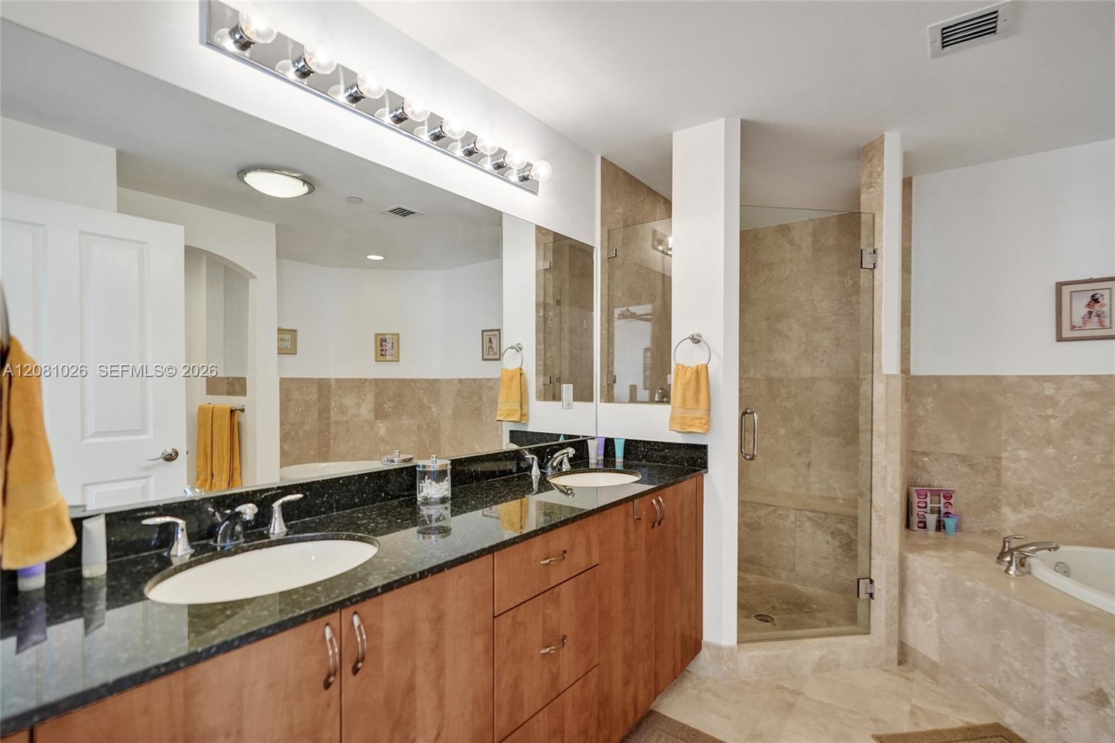 A12081026 Property Photo 59