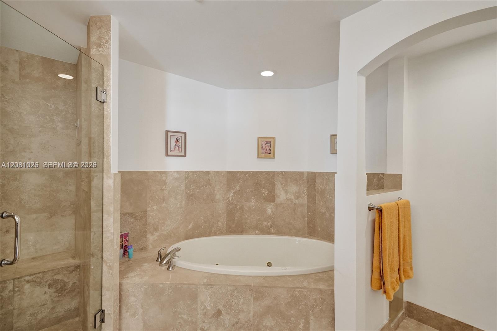 A12081026 Property Photo 61