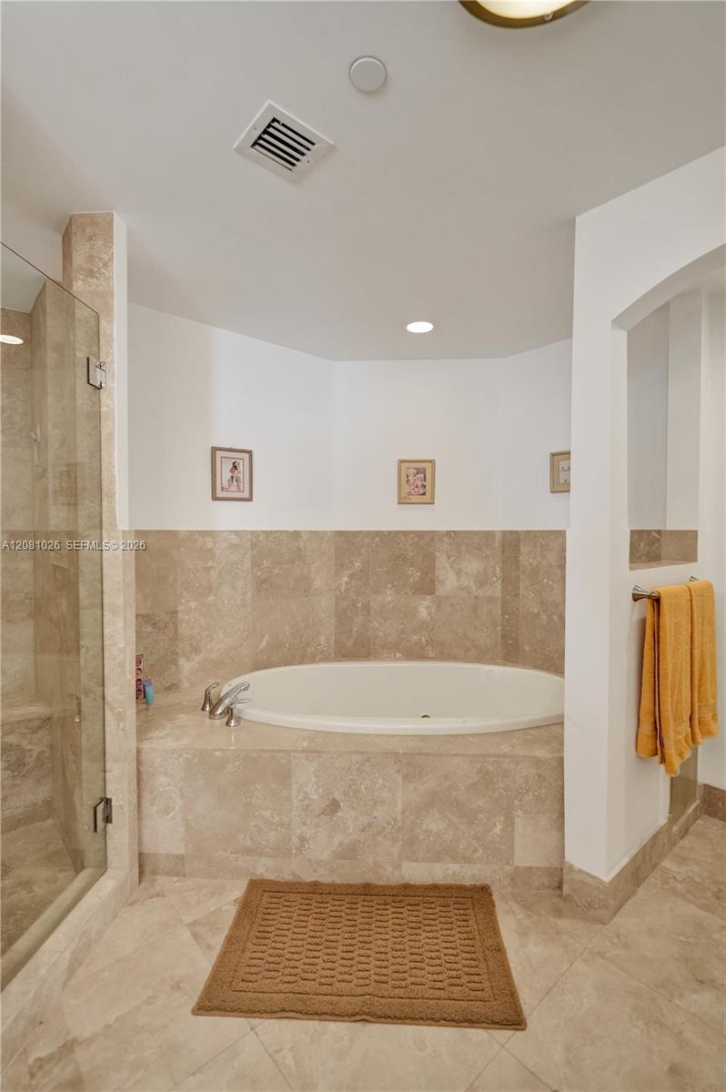 A12081026 Property Photo 62