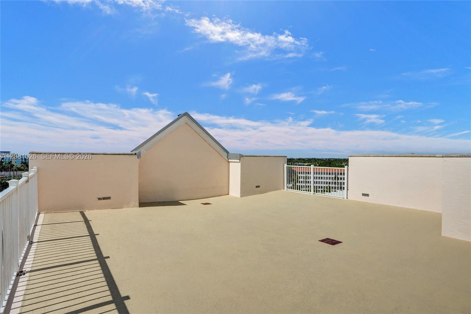 A12081026 Property Photo 84