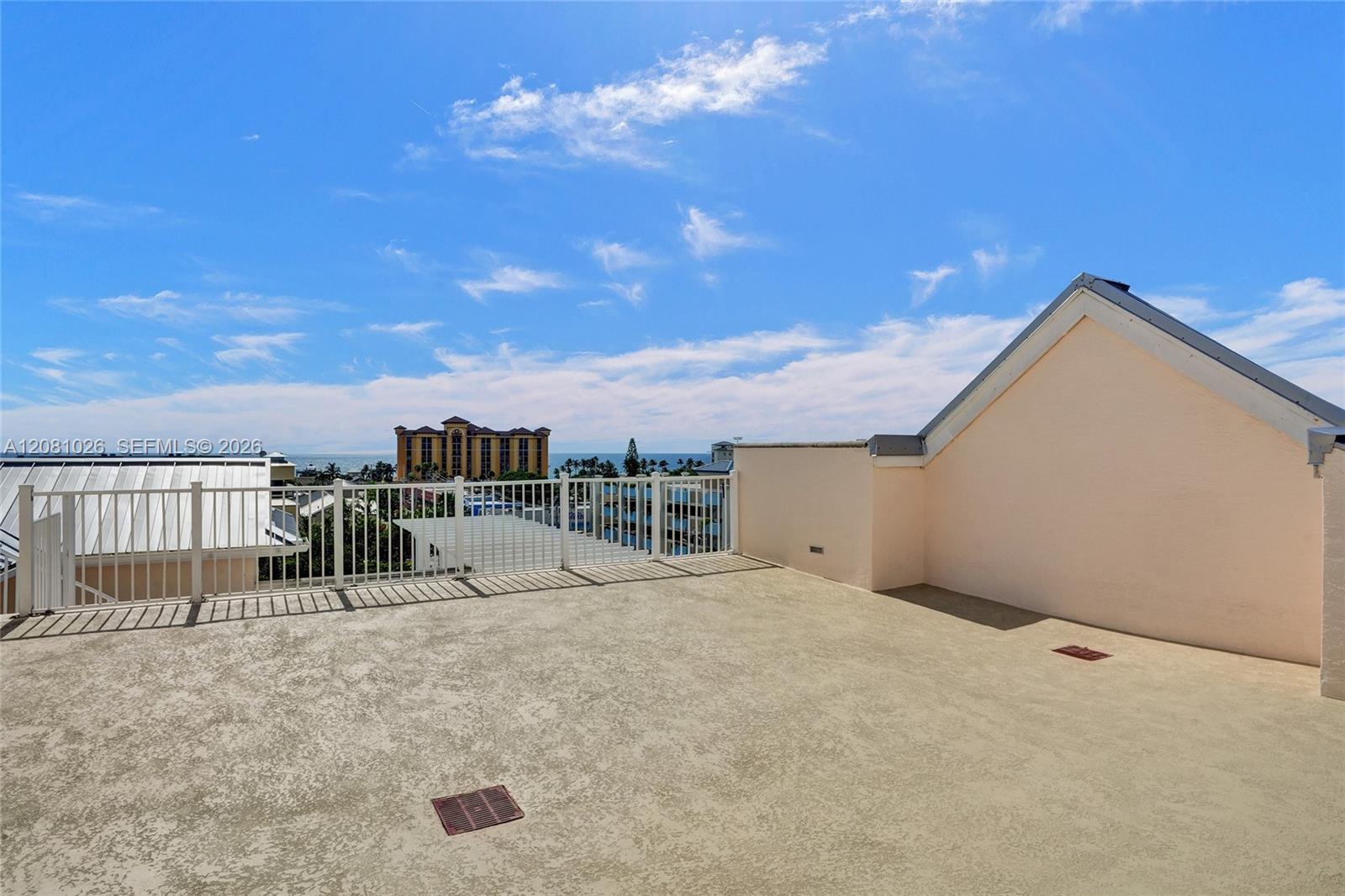 A12081026 Property Photo 85