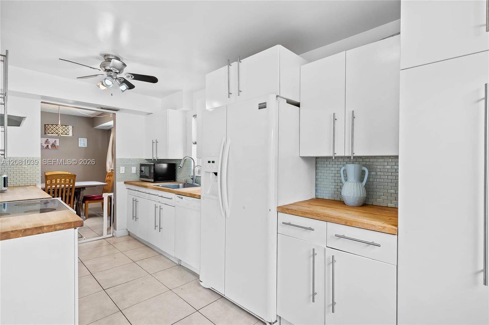 8002 Lagos De Campo Boulevard B-101 Property Photo 1