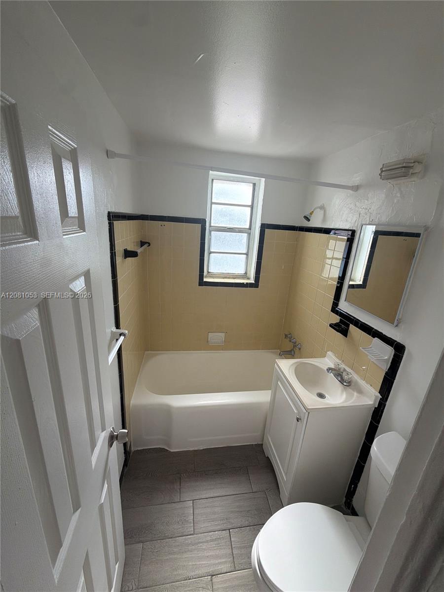 10085 Nw 7 Court 2-b Property Photo 2