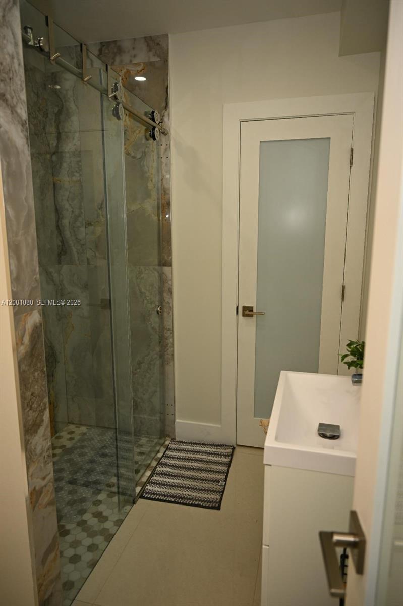 850 W 51st Place Property Photo 10