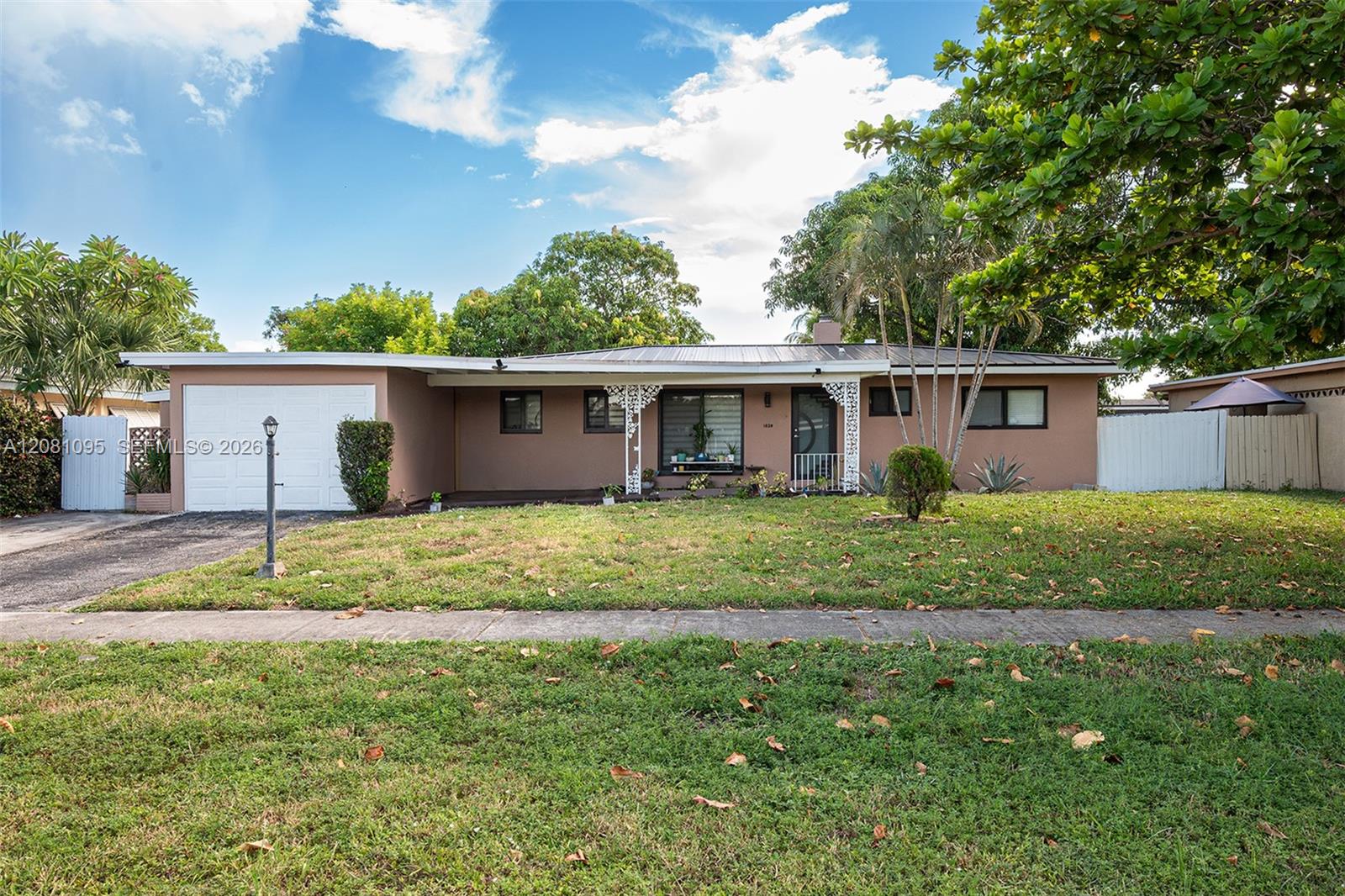 1024 Long Island Avenue Property Photo 1